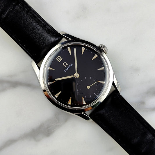 Omega Classic Ref. 2839 Schwarzes Zifferblatt 1950 – Vintage Dresswatch Handaufzug mit Subsekunde Cal. 265