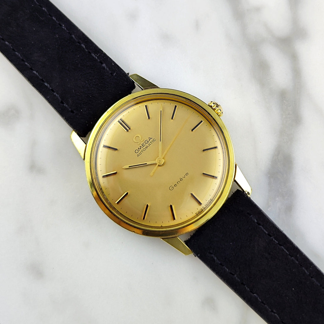 Omega Genève Ref. 165.002 (1967) – Goldfarbenes Zifferblatt, frisch serviert 07/2026