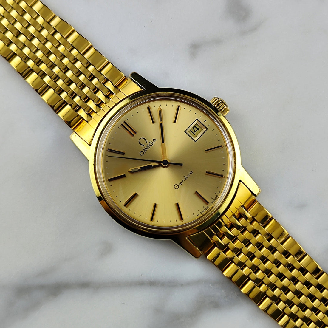 Omega Genéve Ref. 136.0098 (1972) – Goldfarbenes Zifferblatt & originales Omega-Glas