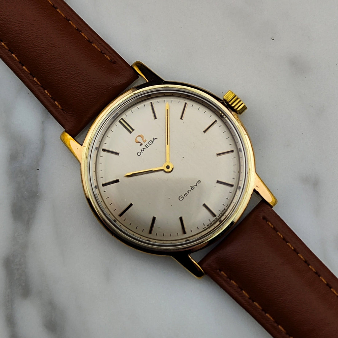 Omega Genève 135.070 Gold Weiß 1968 | Handaufzug | Vintage