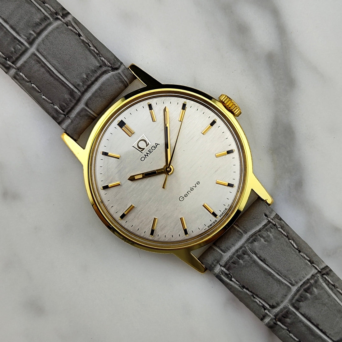 Omega Genève Gold Mosaic Dial Ref. 135.070 – frisch servisiert