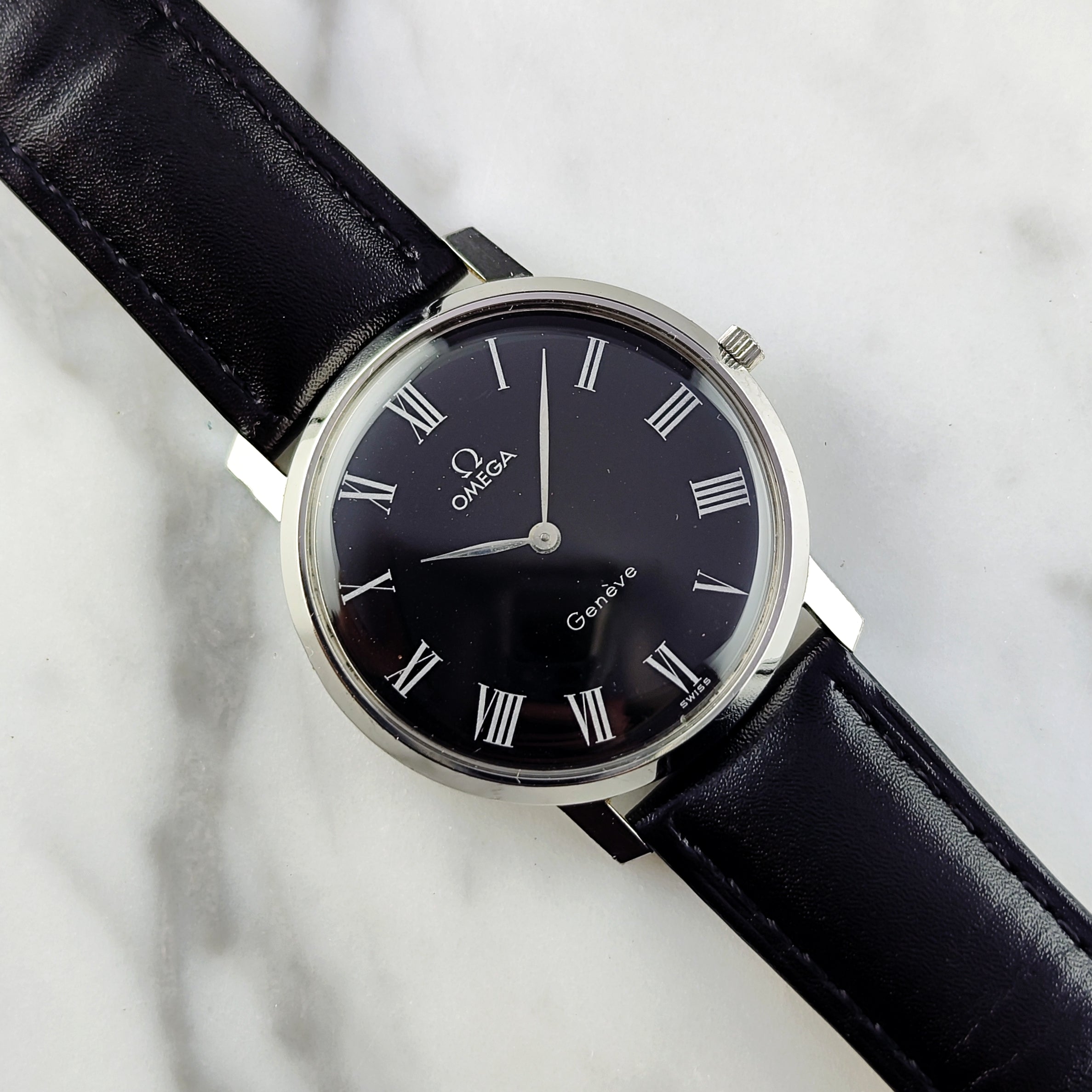 Omega Genève Black Roman Dial (1973) – Kontrast, Typografie und klassi ...