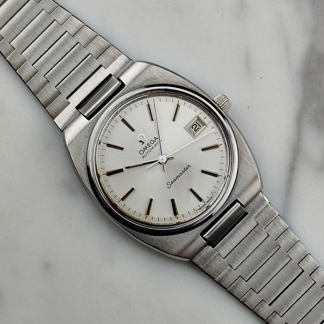 Vintage Omega Seamaster Automatic Steel Date 1974 – Serviced 04/2026 [REF. 166.0206]