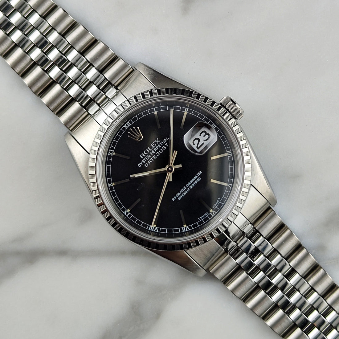Rolex Datejust 36 Ref. 16220 (1995) – Full Set mit schwarzem Zifferblatt und charaktervoller Patina