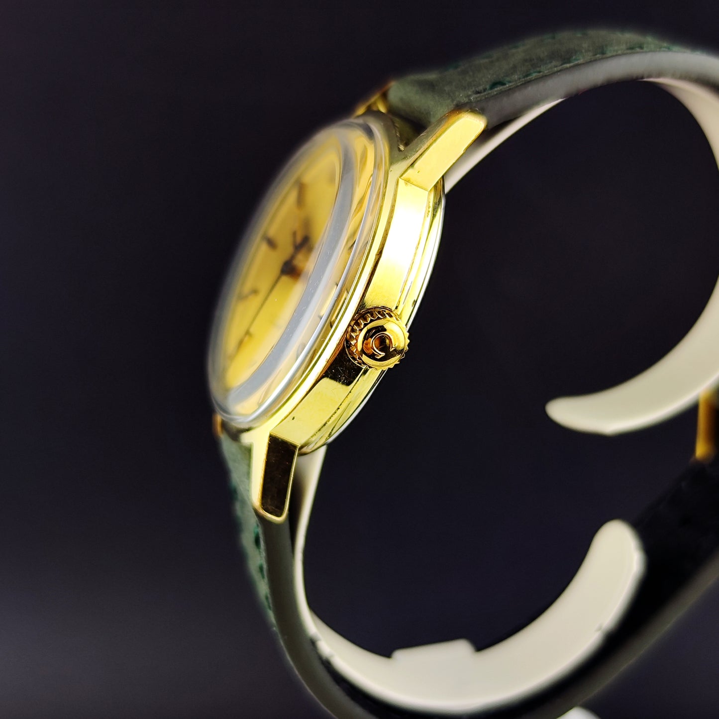 OMEGA Genéve Gold Sunburst Dial 1971 [REF. 136.0098]