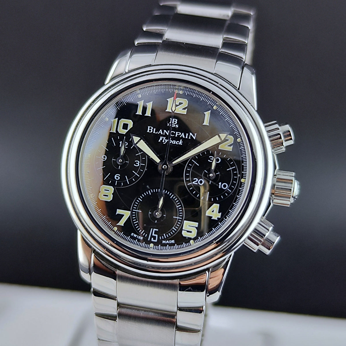 BlancPain Leman Flyback Chronograph Automatic Black Dial – Vorderansicht mit Stahlarmband