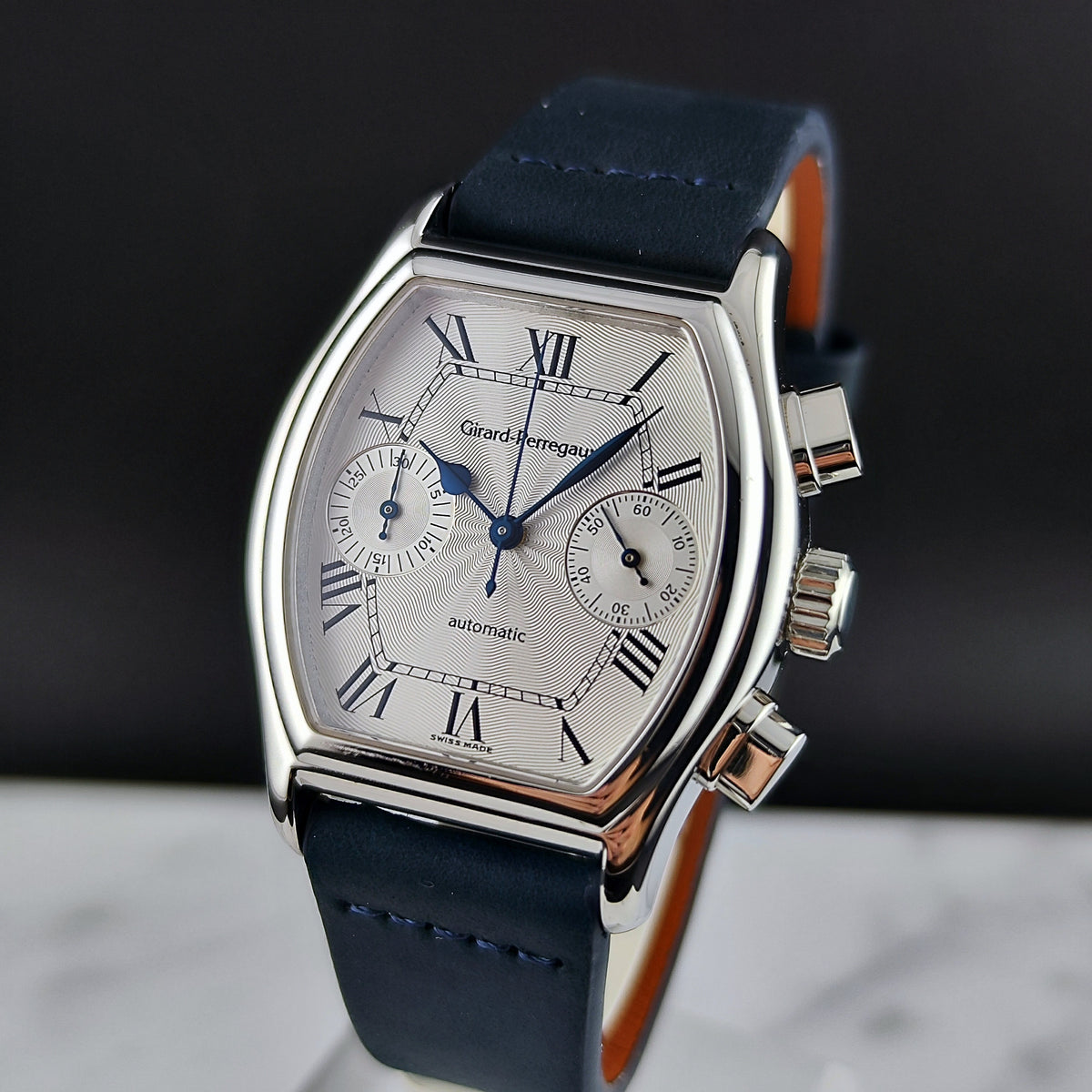 Girard Perregaux Richeville Chronograph Automatic White Dial 1997 – Schrägansicht mit Zifferblatt und Krone