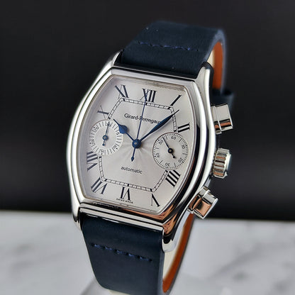 Girard Perregaux Richeville Chronograph Automatic White Dial 1997 – Schrägansicht mit Zifferblatt und Krone