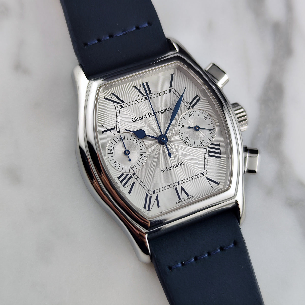 Girard Perregaux Richeville Chronograph Automatic White Dial 1997 – Vorderansicht auf Zifferblatt und Gehäuse