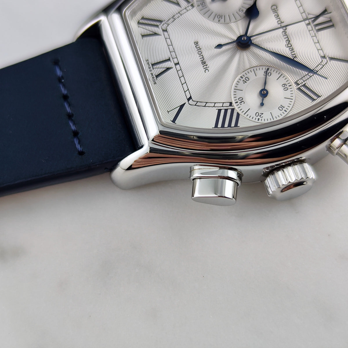 Girard Perregaux Richeville Chronograph Automatic White Dial 1997 – Seitenansicht mit Drücker und Krone
