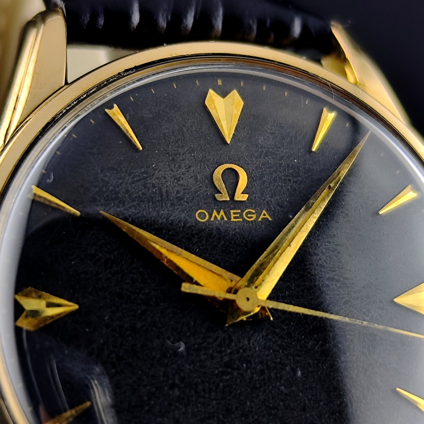 OMEGA Classic 80 Micron Gold Plated Black Dial 1958 [REF. 2905]