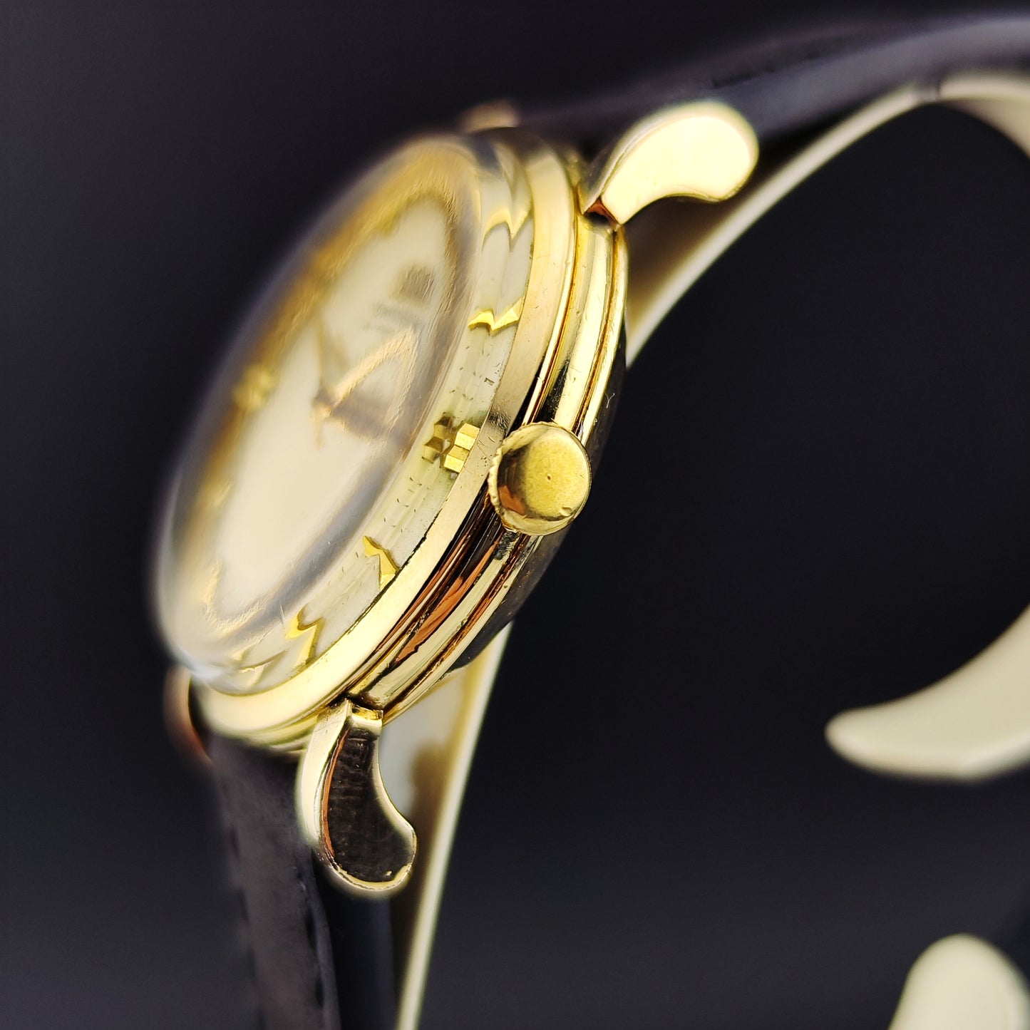 OMEGA Classic Gold 80 Micron Rare Bumper Automatic 1947 [REF. 2445]