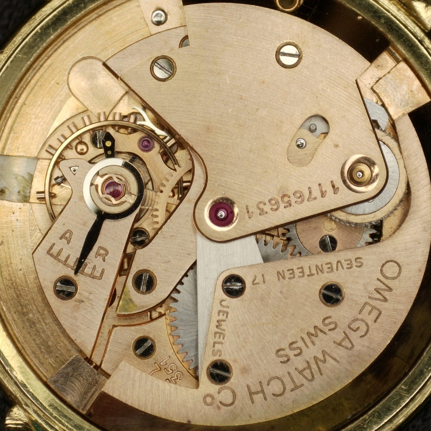 OMEGA Classic Gold 80 Micron Rare Bumper Automatic 1947 [REF. 2445]