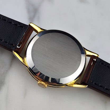 Omega Classic Gold White Dial 1960 – Gehäuserückseite mit Krone