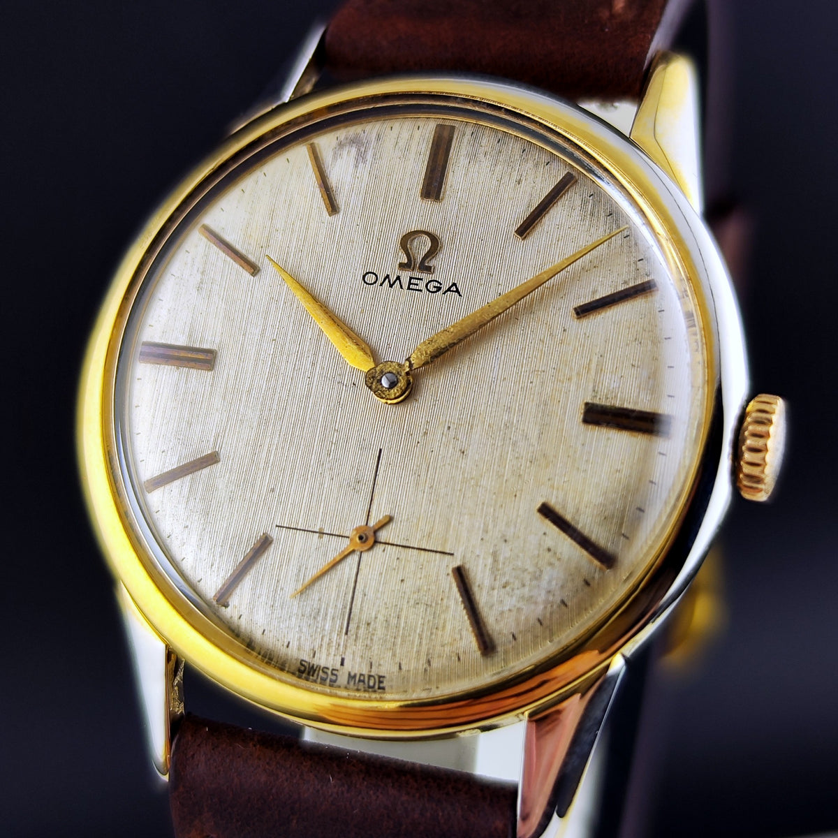 Omega Classic Gold White Dial 1960 – Vorderansicht mit Zifferblatt