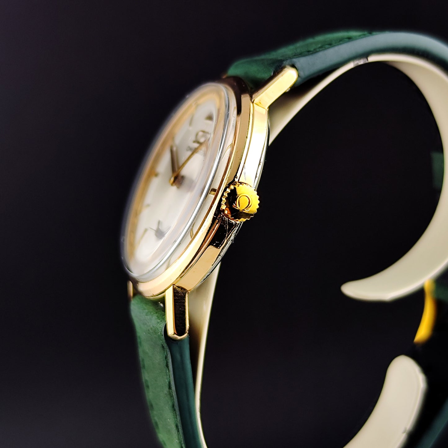 OMEGA Classic Gold White Dial 1962 Mint [REF. 121.002]