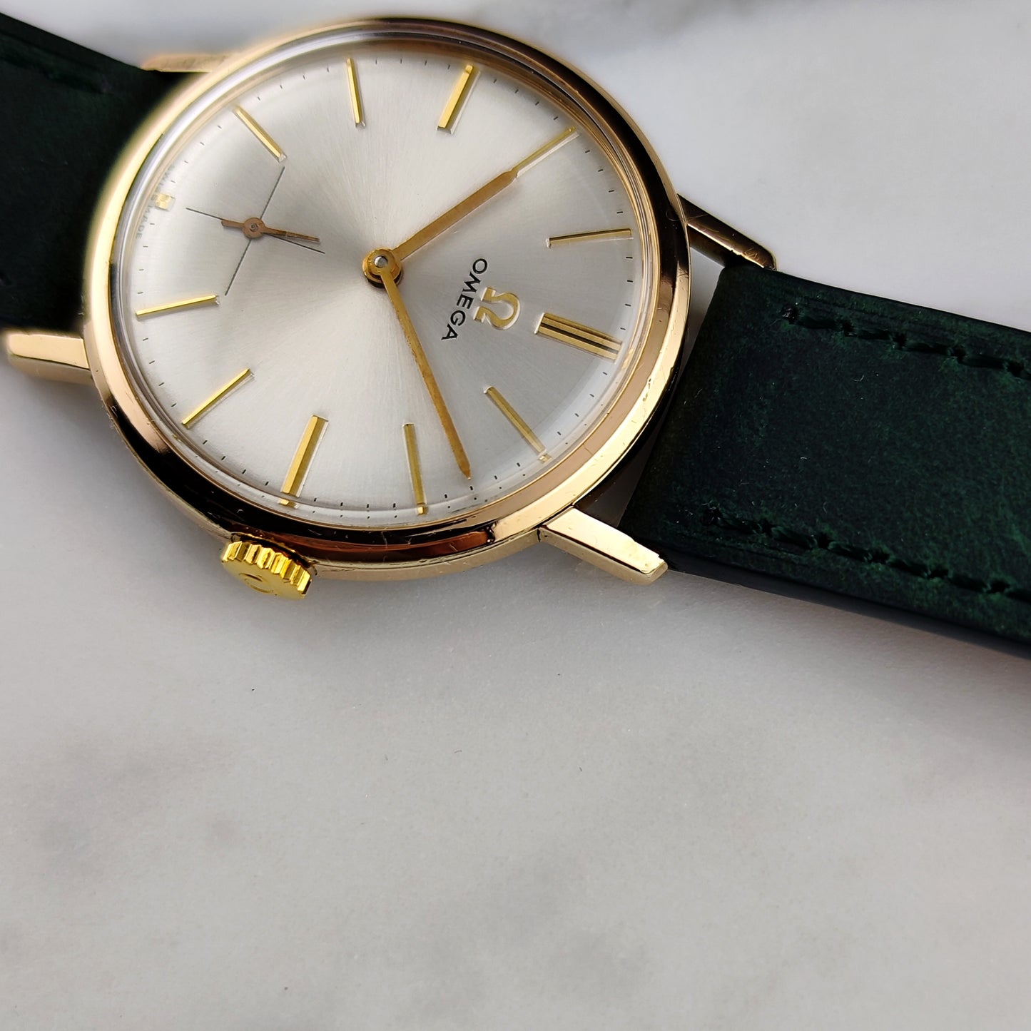 OMEGA Classic Gold White Dial 1962 Mint [REF. 121.002]