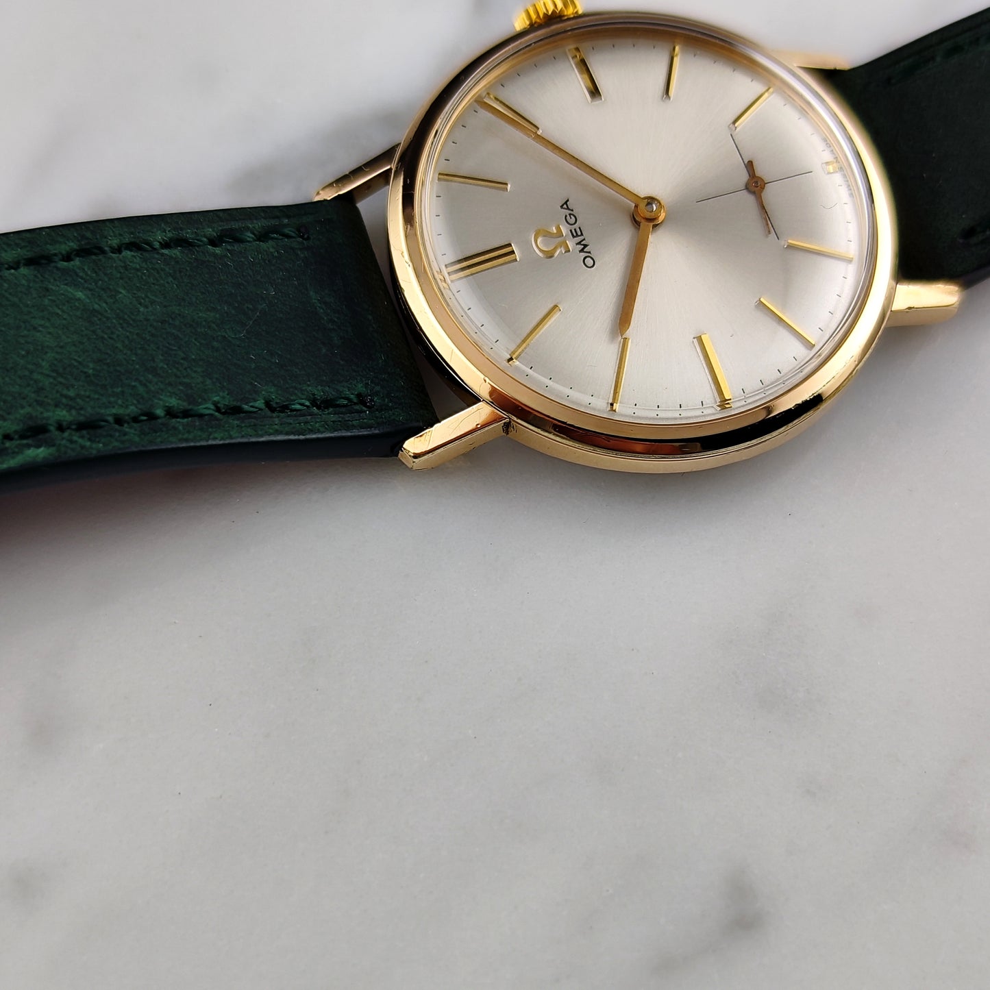 OMEGA Classic Gold White Dial 1962 Mint [REF. 121.002]