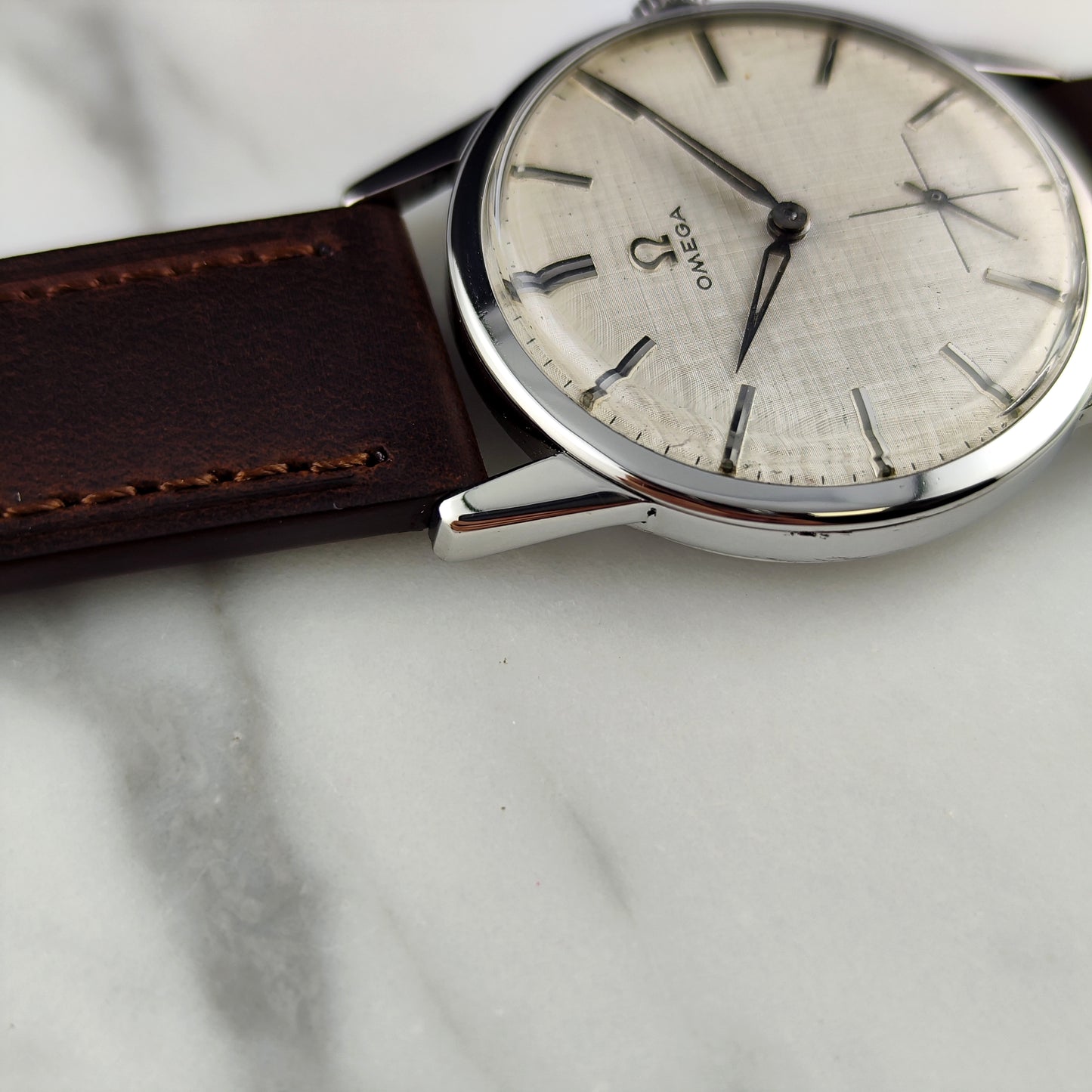 Omega Classic Silver Dial Linen 1961 [REF. 14713]
