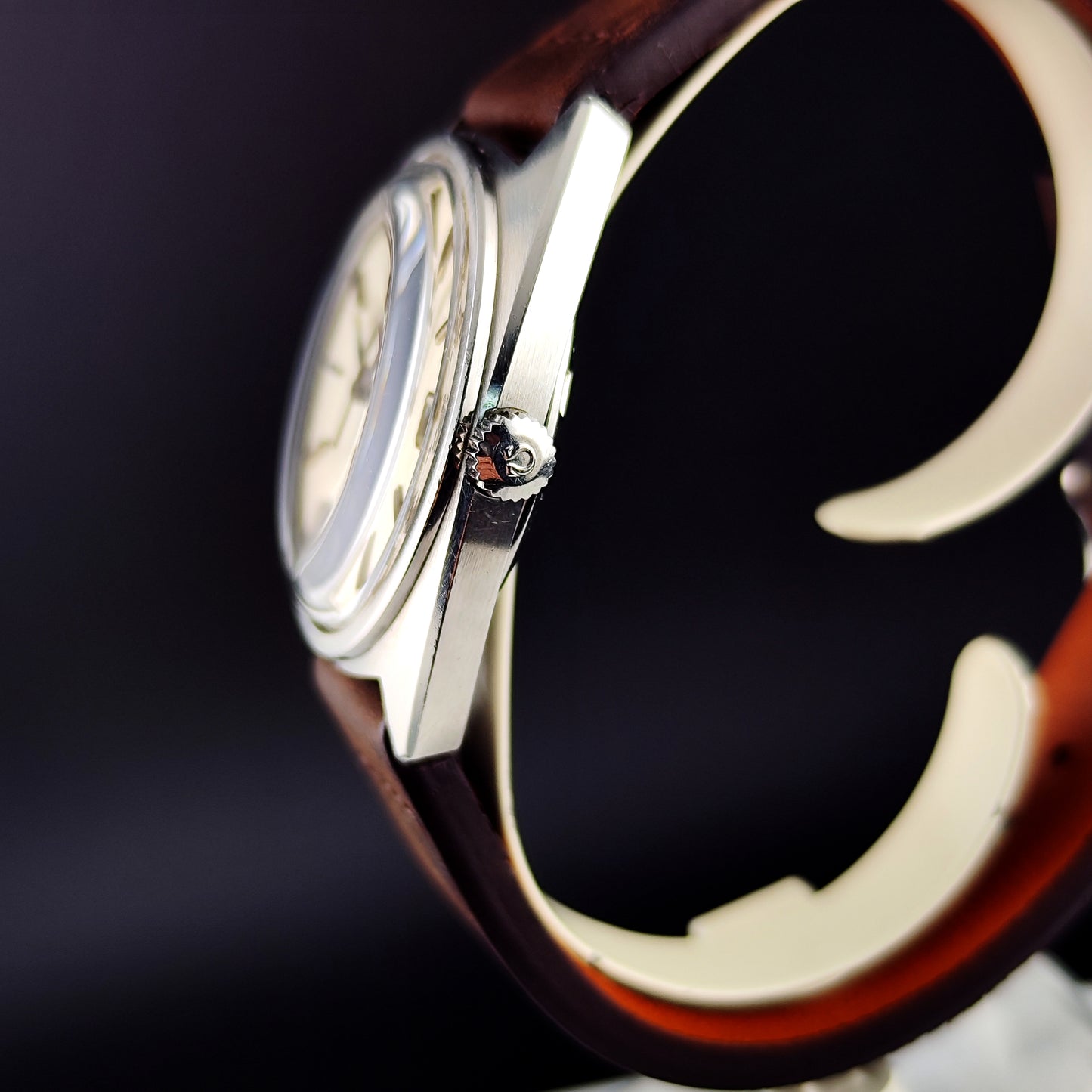 OMEGA Constellation C-Shape Linen Dial Silver 1968 [REF. 168.017]