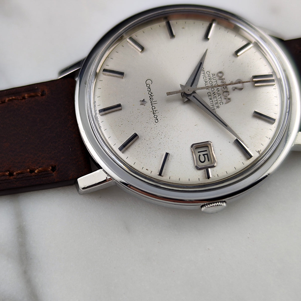 Omega Constellation Chronometer Steel Silver Dial 1966 Serviced 10/2026 – Zifferblatt in Nahaufnahme mit Datum