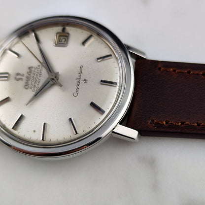 Omega Constellation Chronometer Steel Silver Dial 1966 Serviced 10/2026 – Seitenansicht mit Krone und Zifferblatt