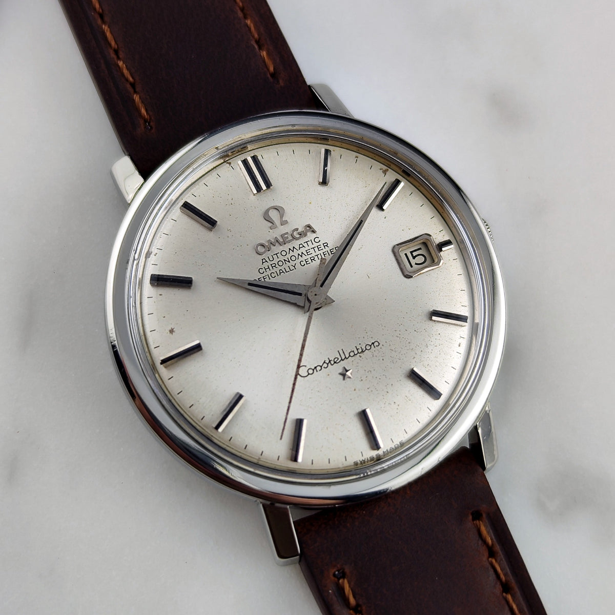 Omega Constellation Chronometer Steel Silver Dial 1966 Serviced 10/2026 – Vorderansicht mit Datumsfenster