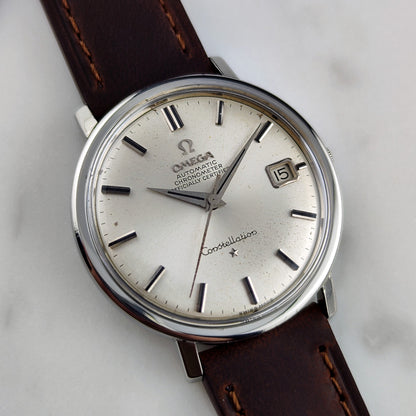Omega Constellation Chronometer Steel Silver Dial 1966 Serviced 10/2026 – Vorderansicht mit Datumsfenster