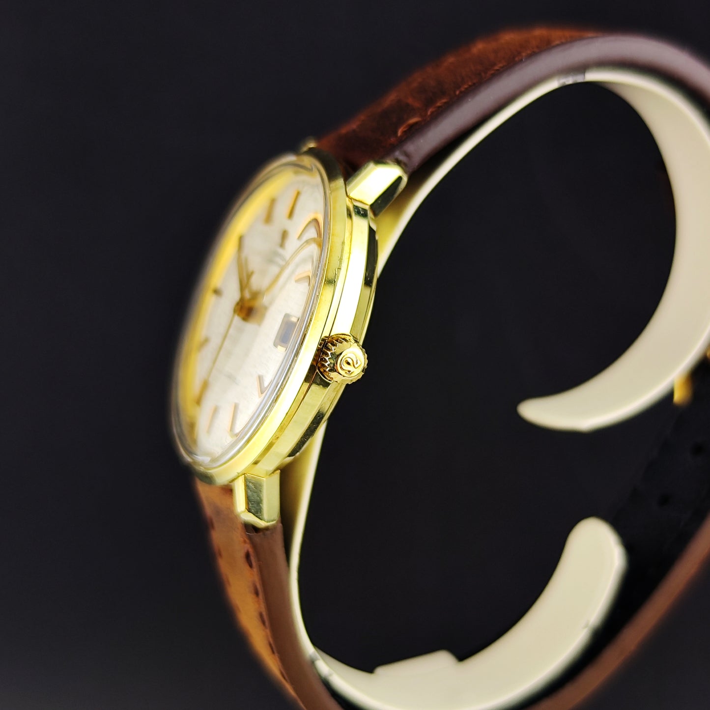 Omega De Ville Automatic Gold Rare White Linen Dial 1970 [REF. 166.033]