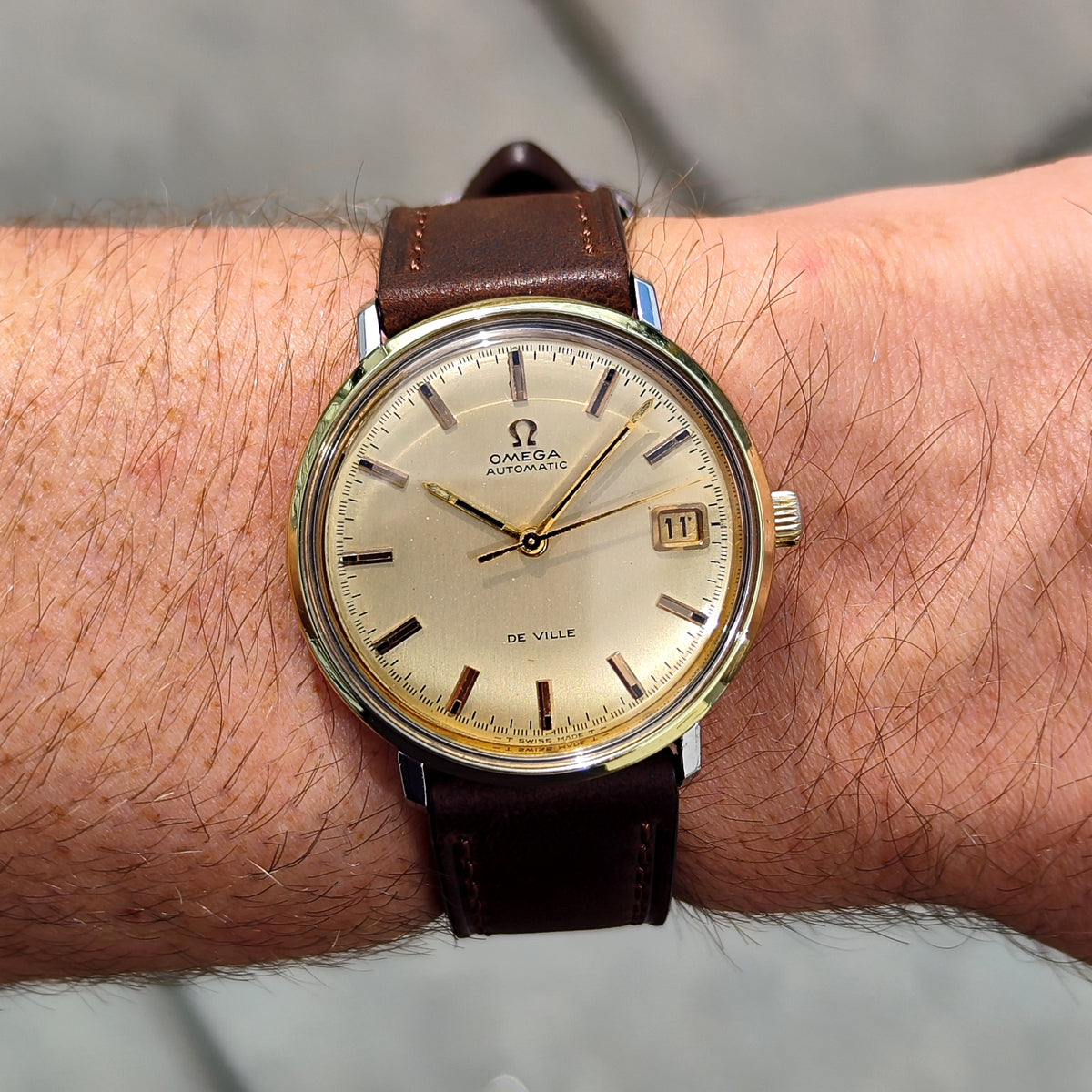 OMEGA De Ville Automatic Gold Dial Date 1970 [REF. 166.033]