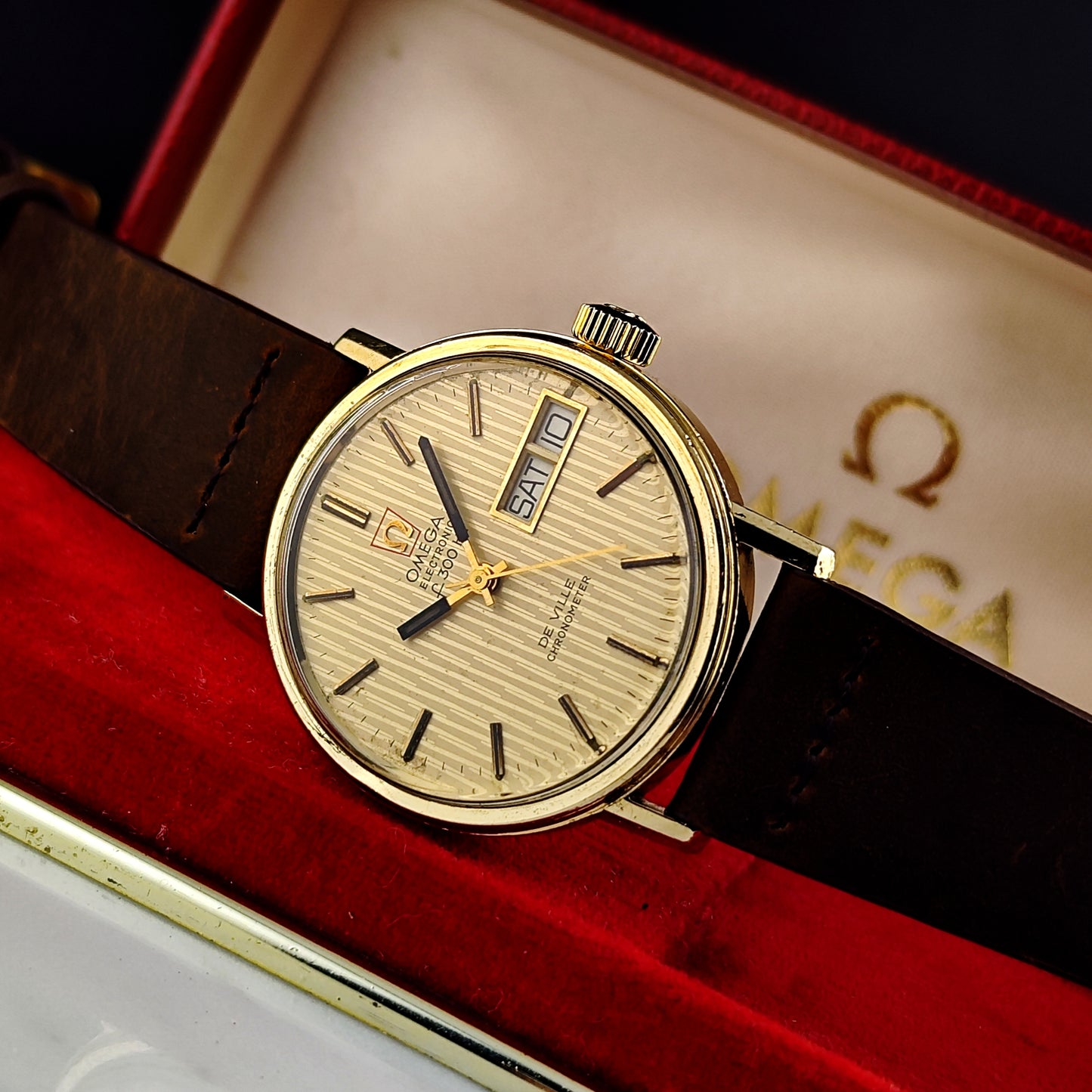 OMEGA De Ville Chronometer Day-Date f300Hz Gold Tapestry Dial 1972 [REF. 198.003]