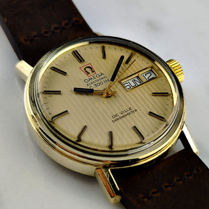 OMEGA De Ville Chronometer Day-Date f300Hz Gold Tapestry Dial 1972 [REF. 198.003]