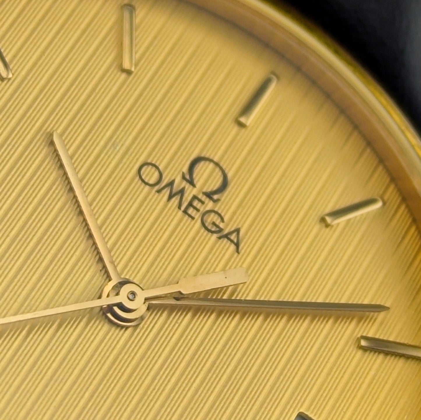 OMEGA De Ville Gold Rare Tapestry Dial [REF. 196.0312]