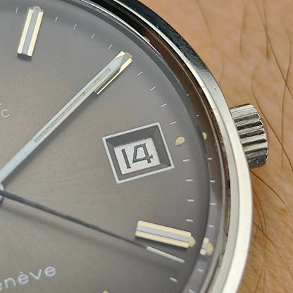OMEGA Genève Automatic Steel Bracelet Super Rare Brown Dial [REF. 166.0163]