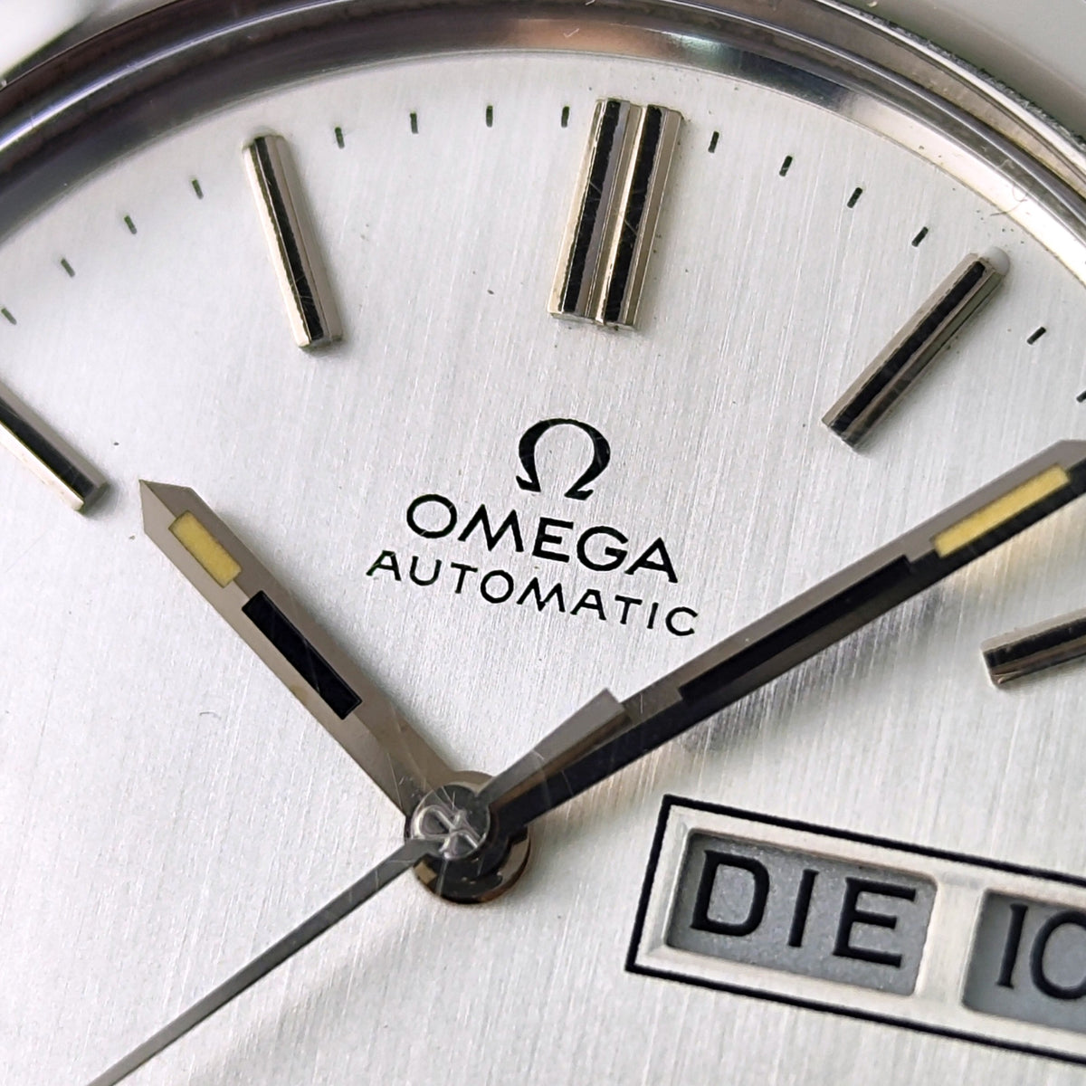 Omega Genéve Automatic Day-Date Silver Dial Mint+ 1977 Serviced 10/2026 – Bild 5
