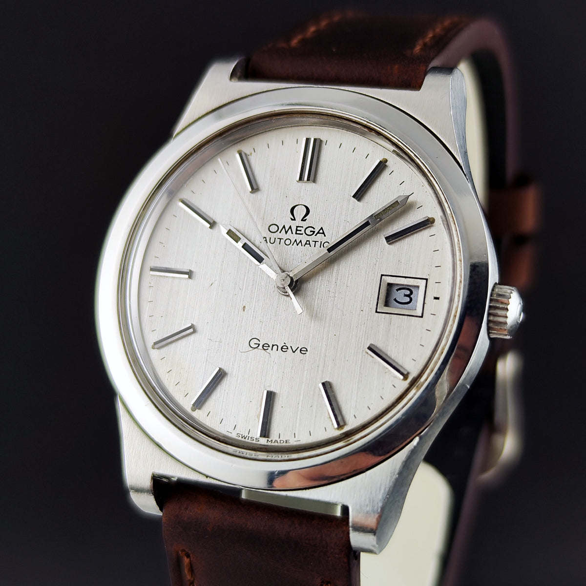 Omega Genéve Automatic Silver Dial Date 1974 Serviced 10/2026 – Vorderansicht mit Zifferblatt und Datum