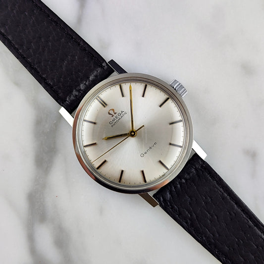 Omega Genéve Automatic Silver Gold Index Dial 1968 – Vorderansicht auf Zifferblatt und Armband