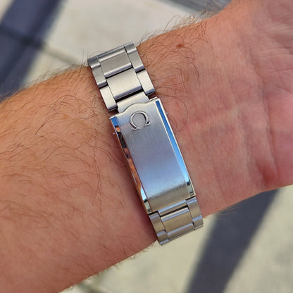 Omega Genéve Automatic Silver Linen Dial Steel Bracelet 1972 Serviced 08/2026 [REF. 166.0173]