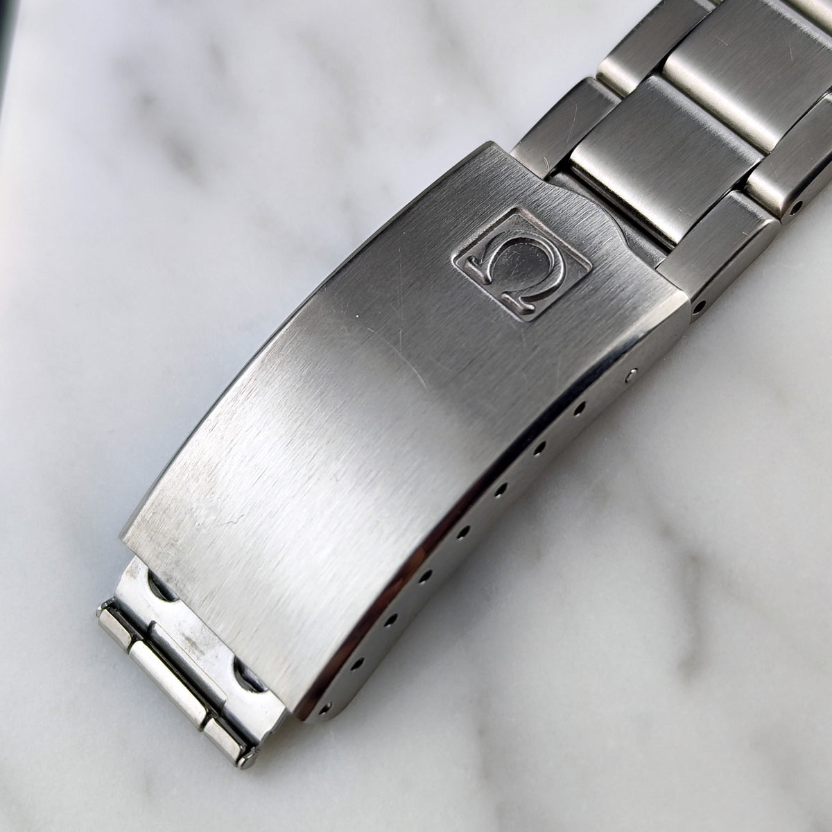 Omega Genéve Automatic Steel 1972 Dial Bracelet Serviced 10/2026 – Armband und Schließe mit Logo
