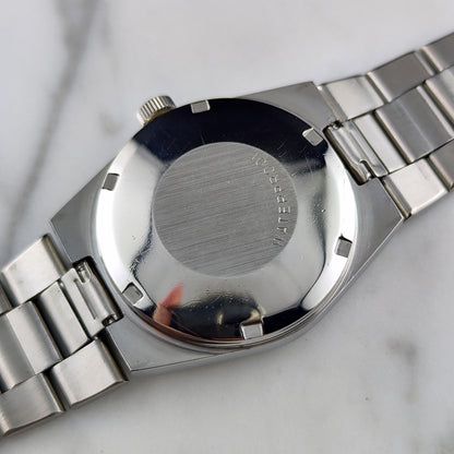 Omega Genéve Automatic Steel 1972 Dial Bracelet Serviced 10/2026 – Gehäuseboden mit Gravur