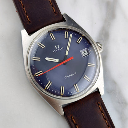 Omega Genéve Blue Dial Rare 1968 Serviced 10/2026 – Vorderansicht mit Zifferblatt und Band