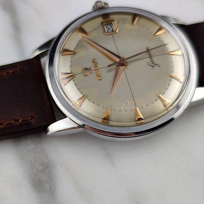 Omega Genéve Crosshair Dial 1961 – Zifferblatt in Schrägansicht mit Datum