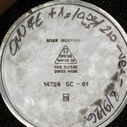 Omega Genéve Crosshair Dial 1961 – Gehäuseboden mit Gravur und Handschrift