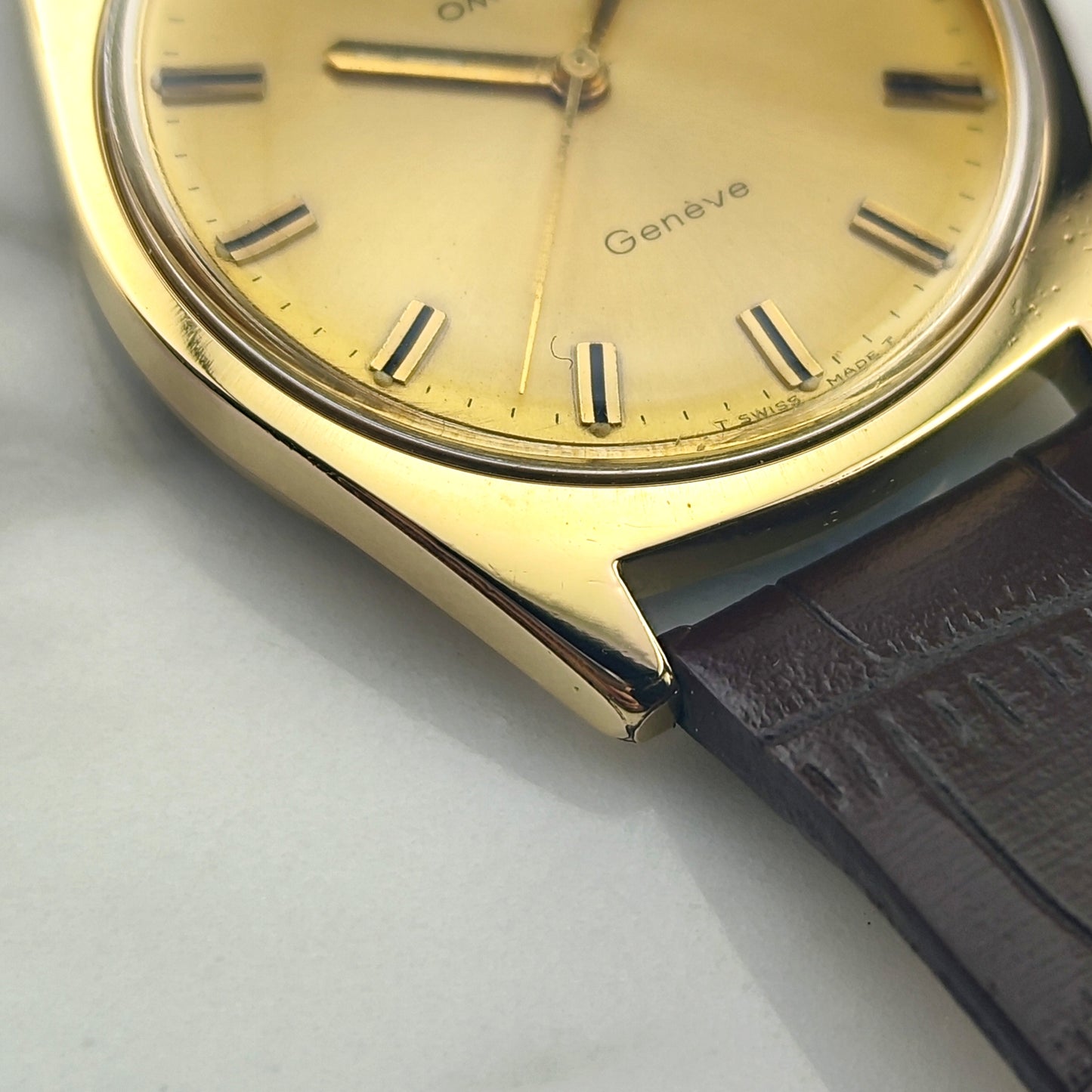 OMEGA Genéve Gold Dial [REF. 135.041]