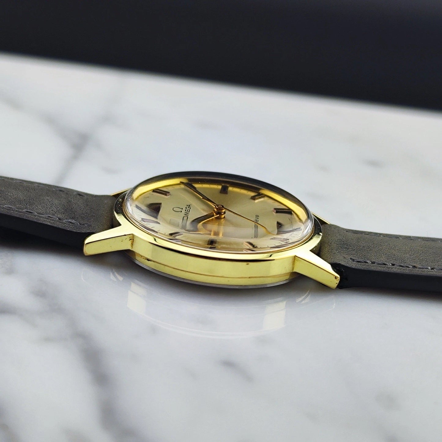 OMEGA Genève Gold White Dial [REF. 135.070]