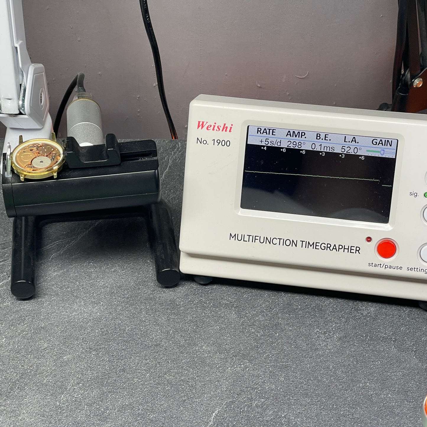 OMEGA Genéve Gold Dial Date 1972 Serviced 03/2026 [REF. 136.0104]