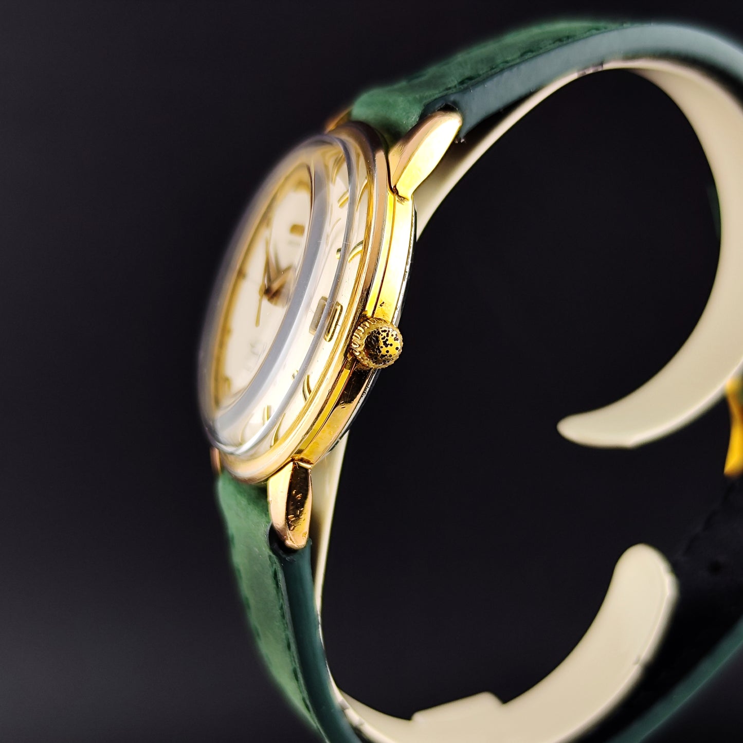 OMEGA Genéve Gold White Crosshair Dial Pie Pan 1960 [REF. 14703]