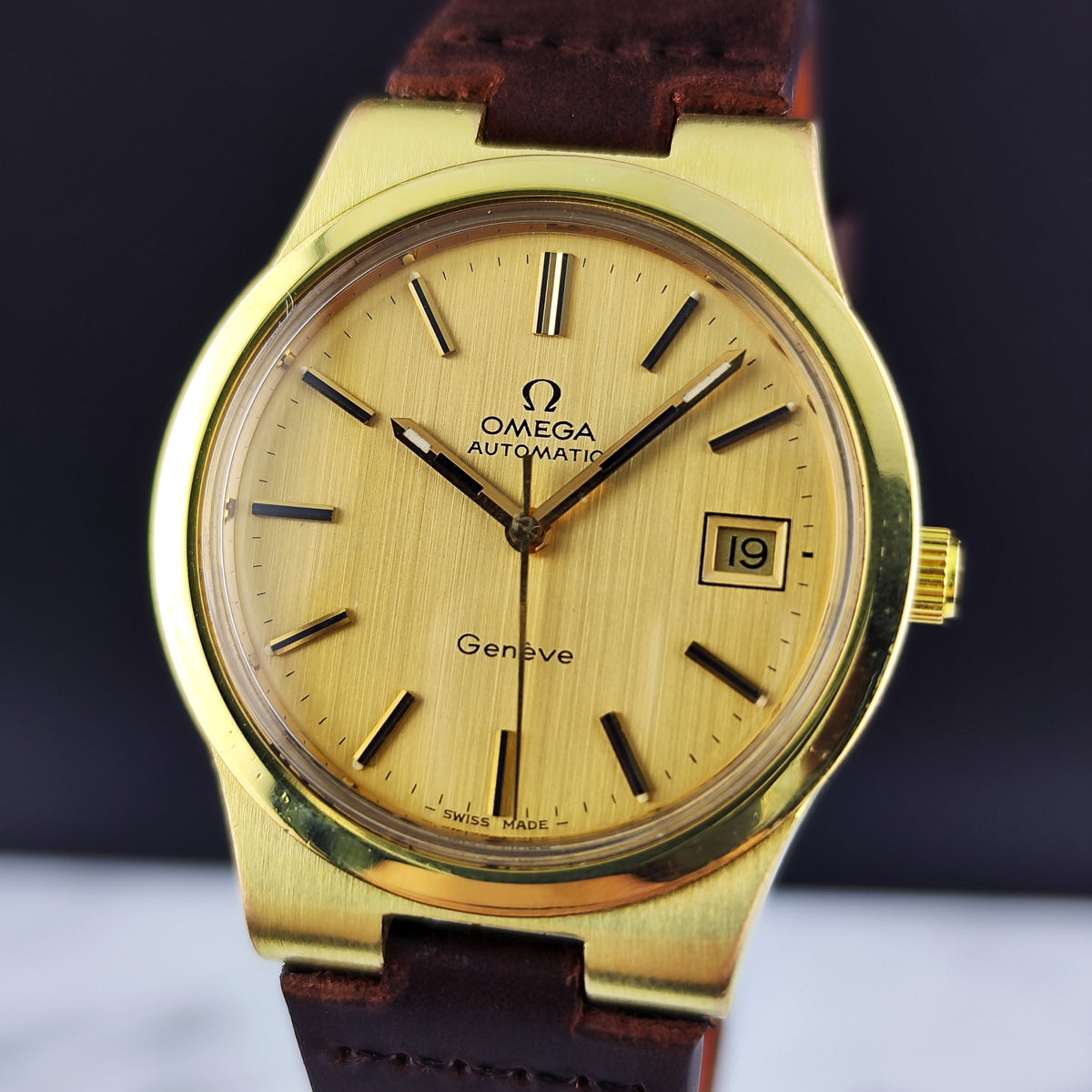 Omega Genéve Gold Dial Date 1973 [REF. 166.0173]