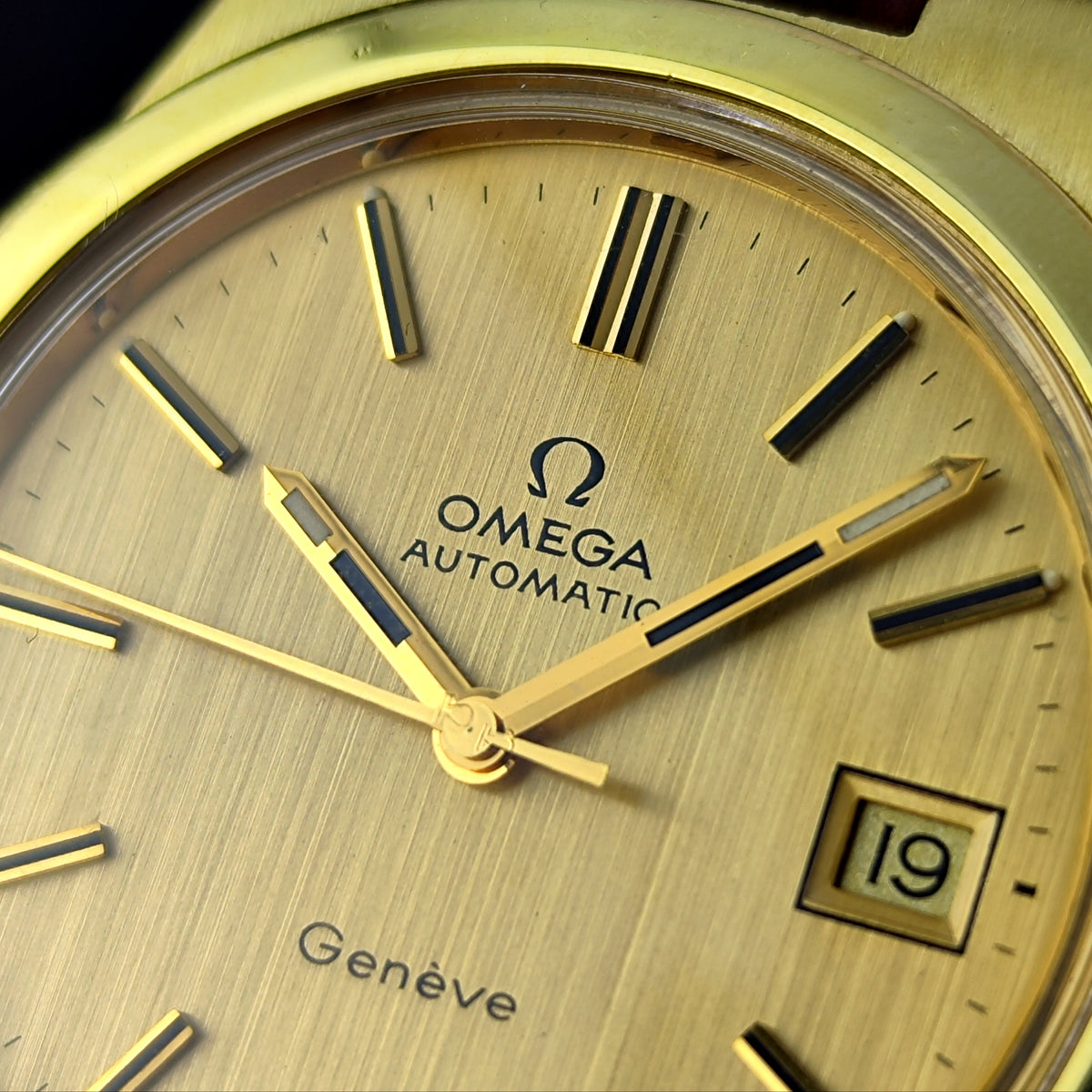 Omega Genéve Gold Dial Date 1973 [REF. 166.0173]