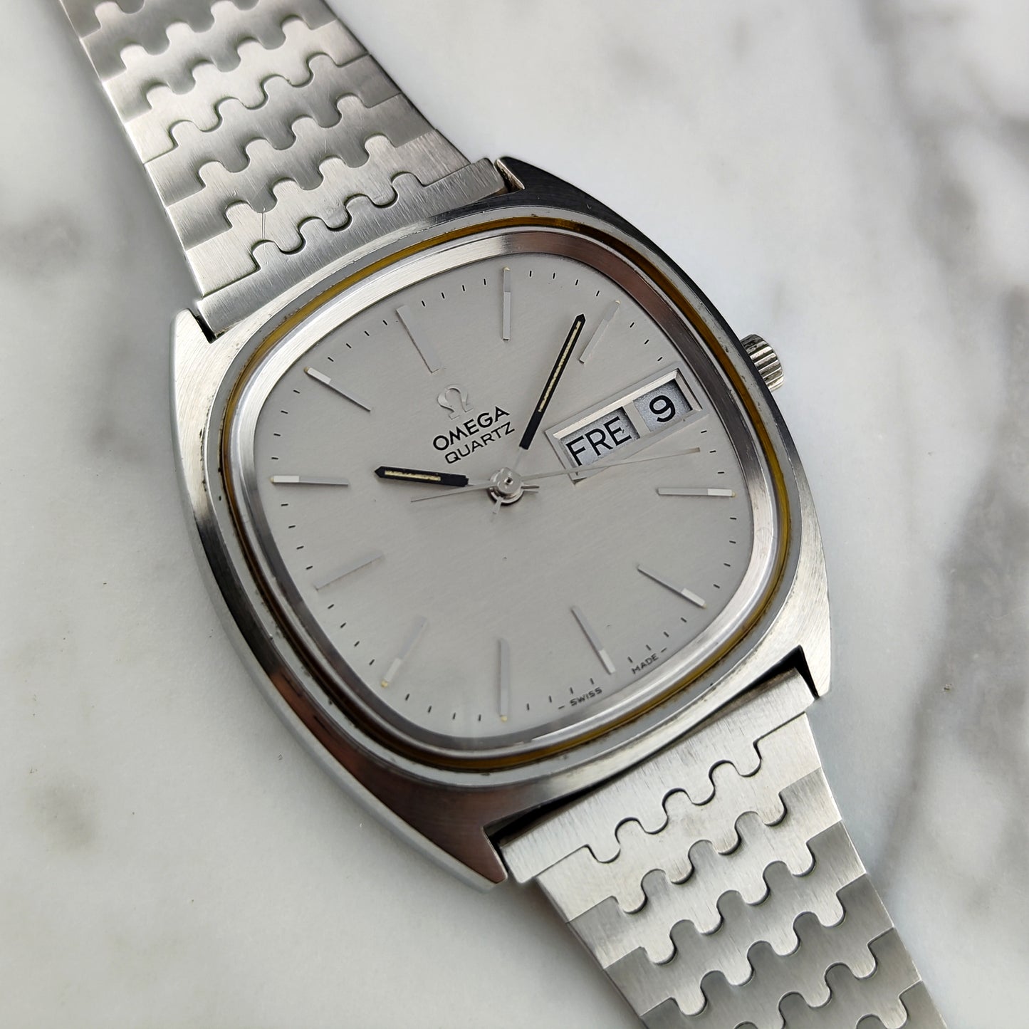 Omega Genéve Steel Quartz Silver Dial Rare German Day-Date 1973 [REF. 196.0066]